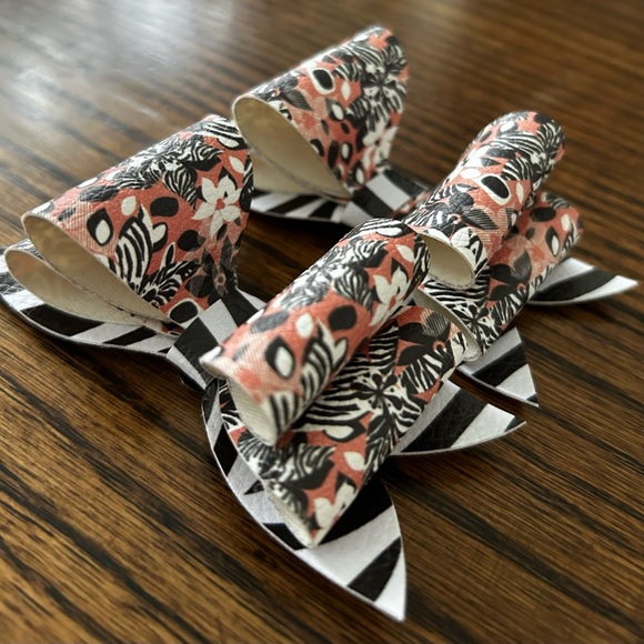 SOLD•Shoe Clips - Picture 2 of 3